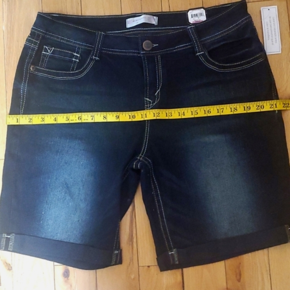 No Boundaries Juniors size 17 Brand New